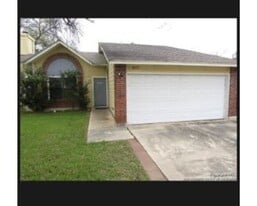 8635 Ridge Flower Dr in San Antonio, TX - Building Photo