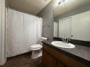 744 Pointe Ct in Tallahassee, FL - Building Photo - Building Photo