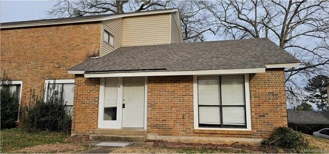 property at 13 Pineywood Ct