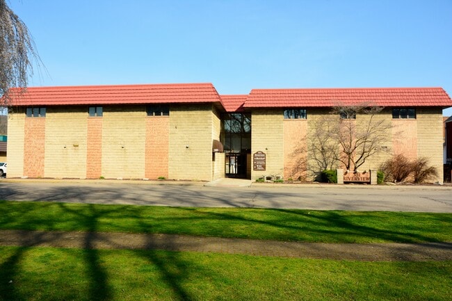 301 E 1st Ave, Unit #3 in Tarentum, PA - Building Photo - Building Photo