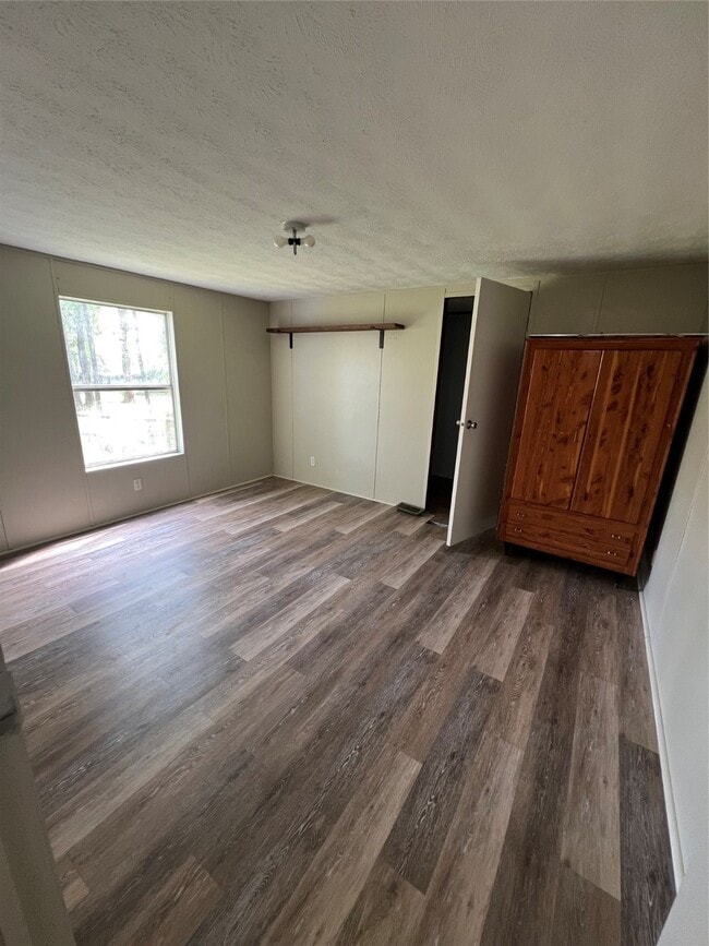 11384 Oakwood Dr in Plantersville, TX - Building Photo - Building Photo