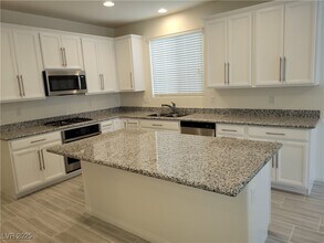161 Lilt Ave in Henderson, NV - Building Photo - Building Photo