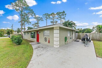 5854 SE Orange Blossom Trail in Hobe Sound, FL - Building Photo - Building Photo