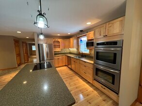 2-12 Yvonne St in Rochester, NH - Building Photo - Building Photo