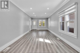 1725 Lincoln Rd in Windsor, ON - Building Photo - Building Photo