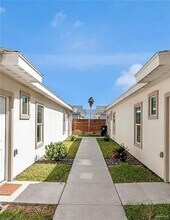 12 Lore Dr in Weslaco, TX - Building Photo - Building Photo