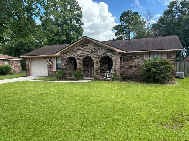 property at 206 Village Green Cir