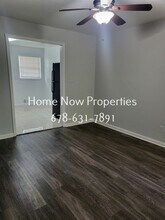 2730 Pearl St in East Point, GA - Building Photo - Building Photo