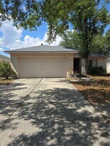 3126 Pine Top Dr in Valrico, FL - Building Photo