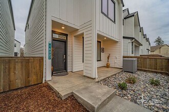 16327 NE 21st St in Vancouver, WA - Building Photo - Building Photo
