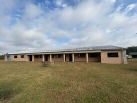 1844 Rozier Church Rd in Lumberton, NC - Building Photo
