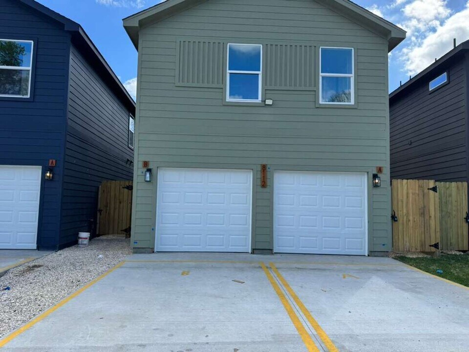 8112 De Priest St in Houston, TX - Building Photo