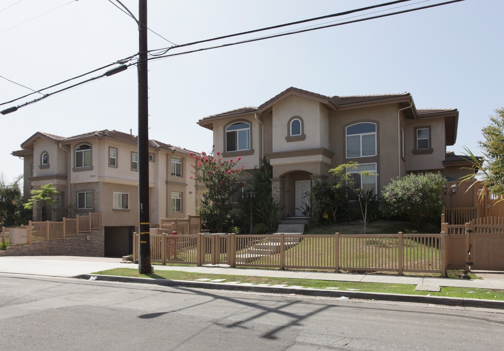 9252-9260 Elm Vista Dr in Downey, CA - Building Photo