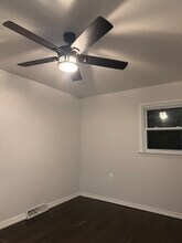 2305 Mayfield Ave in Joliet, IL - Foto de edificio - Building Photo