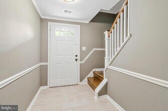 7915 Journey Ln in Springfield, VA - Building Photo - Building Photo