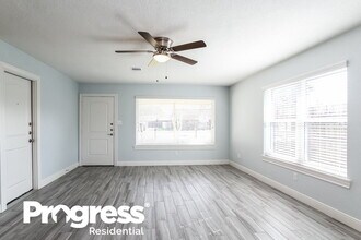 1140 Glenda St in Pearland, TX - Building Photo - Building Photo