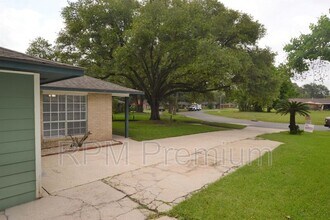 1857 Theron Dr in Baton Rouge, LA - Building Photo - Building Photo
