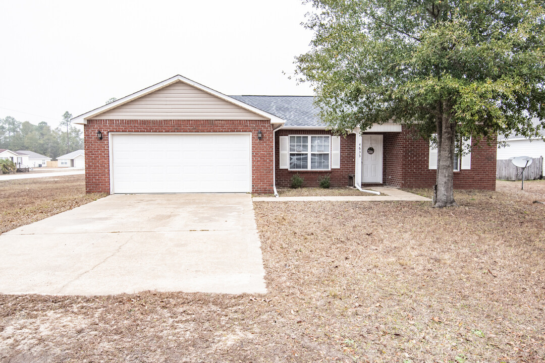 4633 Eagle Way in Crestview, FL - Building Photo