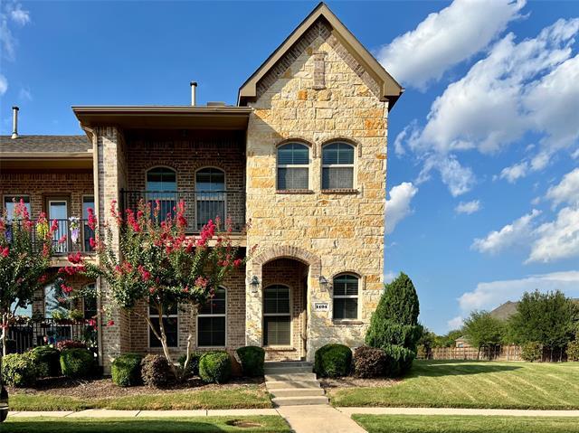 property at 1404 Arapaho Dr