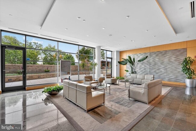 2001 15th St N in Arlington, VA - Building Photo - Building Photo