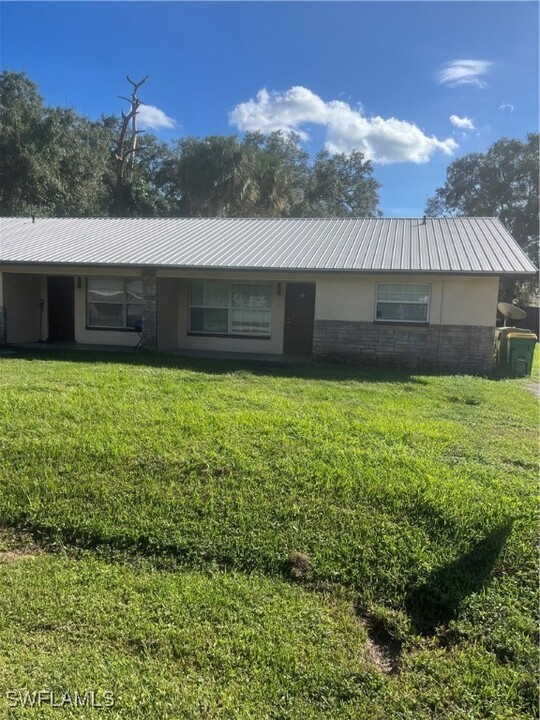 345 3rd Ave in La Belle, FL - Building Photo