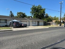 330-334-334 Beamer St in Woodland, CA - Building Photo