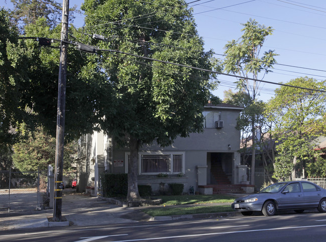 79 N 10th St in San Jose, CA - Foto de edificio - Building Photo