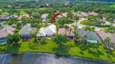 3510 SE Cambridge Dr in Stuart, FL - Building Photo - Building Photo