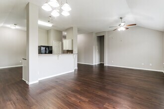 4918 Bryant Ridge Rd in Houston, TX - Building Photo - Building Photo