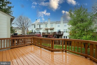 6136 Summer Park Ln in Alexandria, VA - Building Photo - Building Photo