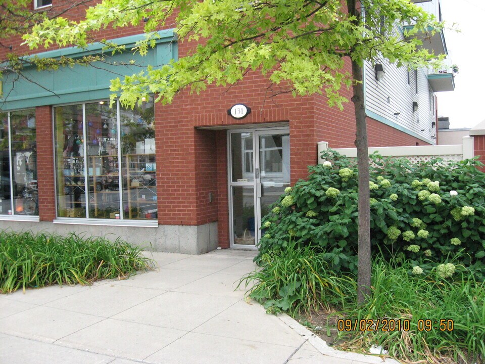 131 Guigues Av, Unit 6 in Ottawa, ON - Building Photo