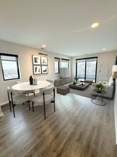 Leavenworth Lofts in Omaha, NE - Foto de edificio - Building Photo