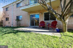 10624 Montrose Ave in Bethesda, MD - Building Photo