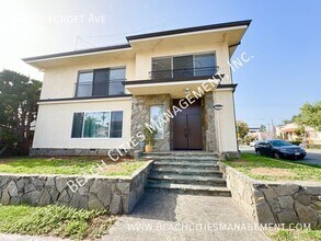 247 Roycroft Ave in Long Beach, CA - Building Photo - Building Photo
