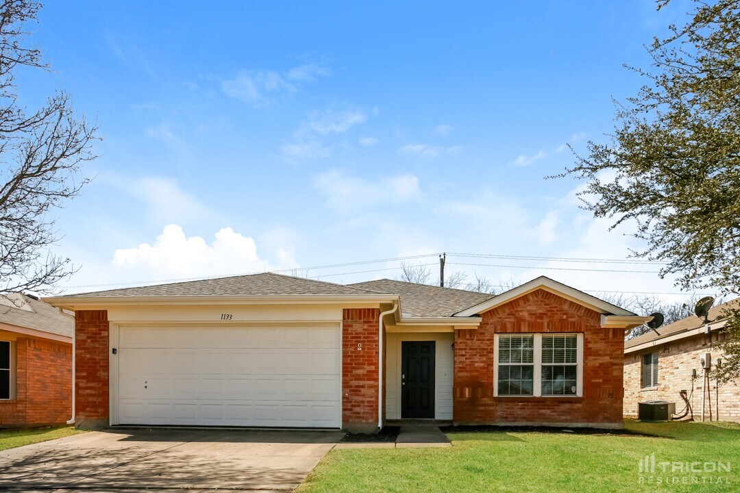 1133 Single Tree Dr in Forney, TX - Building Photo