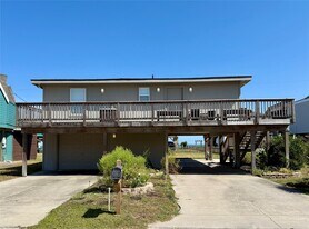 12925 John Reynolds Rd in Galveston, TX - Building Photo