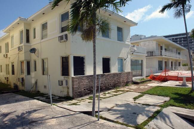 950 Bay Dr in Miami Beach, FL - Building Photo - Building Photo