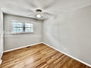 3829 Captain Dr in Atlanta, GA - Building Photo - Building Photo