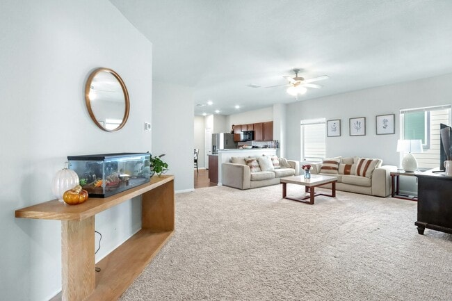 8903 Grey Elm in Elmendorf, TX - Building Photo - Building Photo