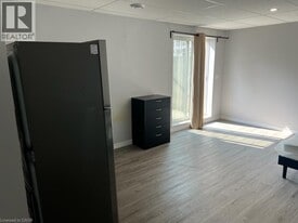 6045 Ernest Cres in Niagara Falls, ON - Building Photo