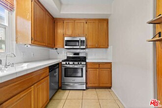 10790 Rose Ave in Los Angeles, CA - Building Photo - Building Photo