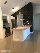 15821 SW 104th Terrace in Miami, FL - Building Photo - Building Photo