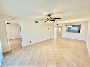 738 Landover Cir in Naples, FL - Building Photo - Building Photo