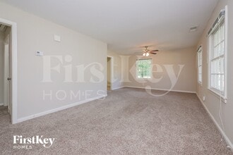 873 White Oak Dr in Forest Park, GA - Building Photo - Building Photo