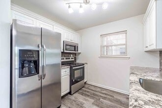Abrams Run Apartment Homes in King of Prussia, PA - Building Photo - Building Photo