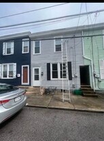 333 W Penn St in Carlisle, PA - Building Photo