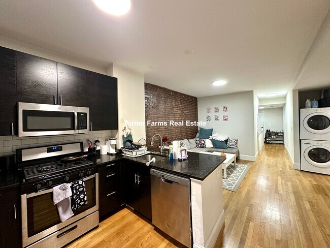 12 Parker Hill Ave, Unit 1 in Boston, MA - Foto de edificio - Building Photo
