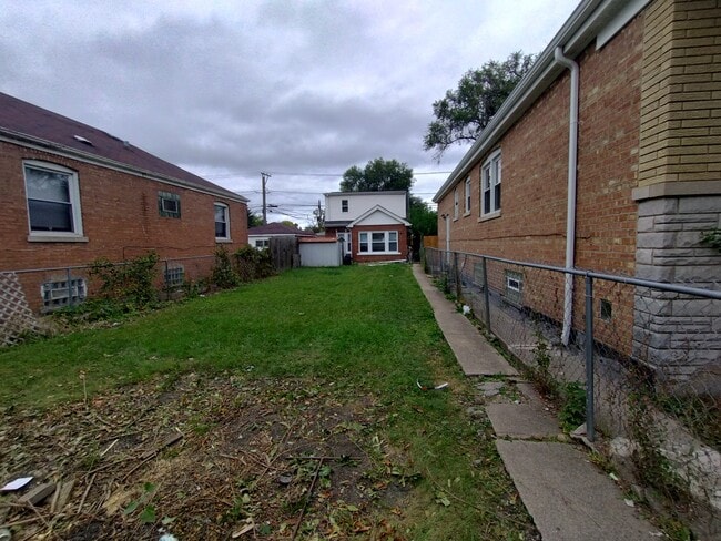 316 E 107th St in Chicago, IL - Building Photo - Building Photo