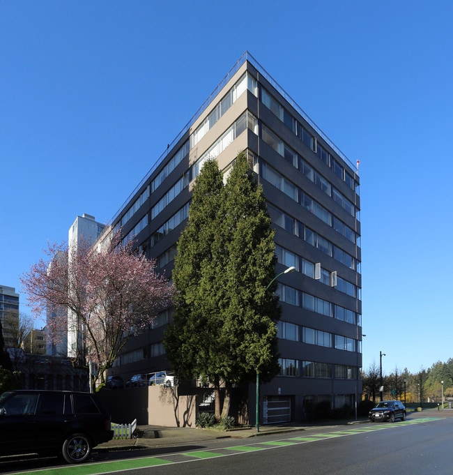 The Glass Manor in Vancouver, BC - Building Photo - Building Photo