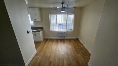 638 N W Knoll Dr in West Hollywood, CA - Foto de edificio - Building Photo